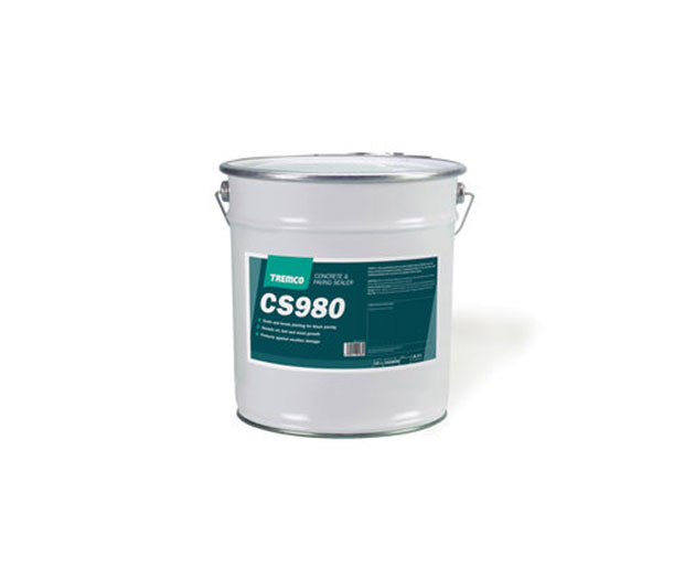 CS980 penetrates deep porous concrete and hardens to provide a dustproofed surface.
