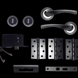 Fortessa Gotham box set contents: two handles, three lever locks, hinges and lock with two keys