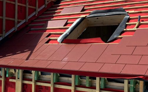 Roofing Underlays: Choosing between Breather and Non-Breather Felts